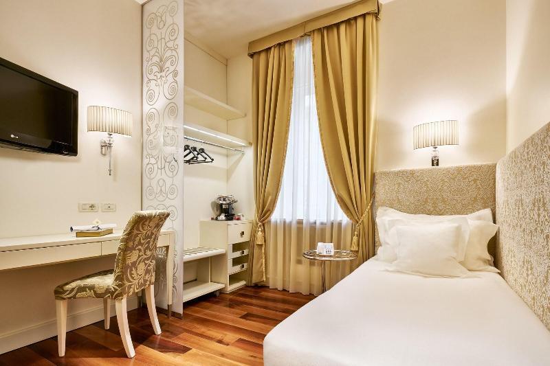 Hotel Vis A Vis トリエステ エクステリア 写真
