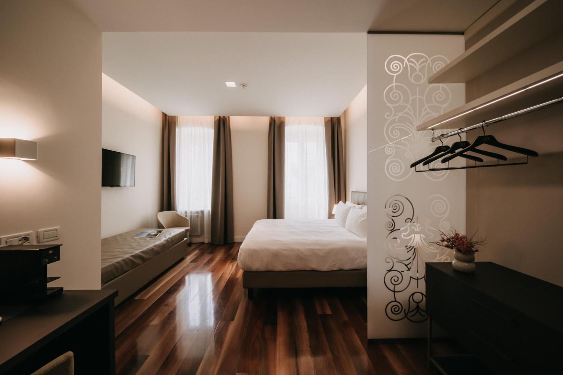 Hotel Vis A Vis トリエステ エクステリア 写真